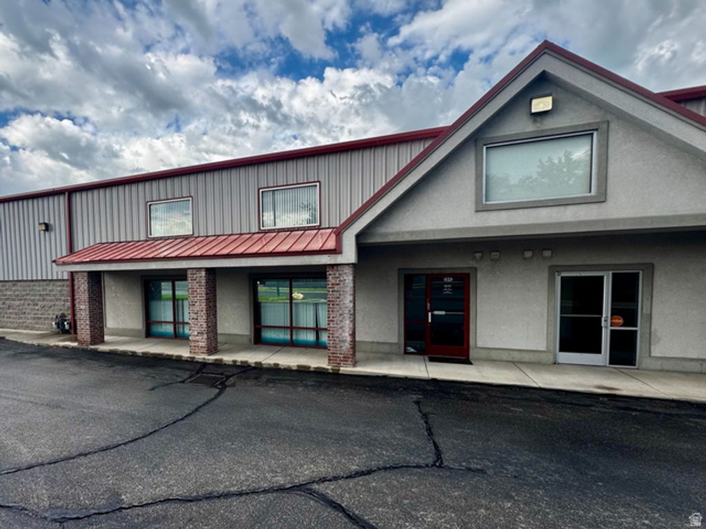 384 S COMMERCE LOOP, Orem, UT 84058 — exterior