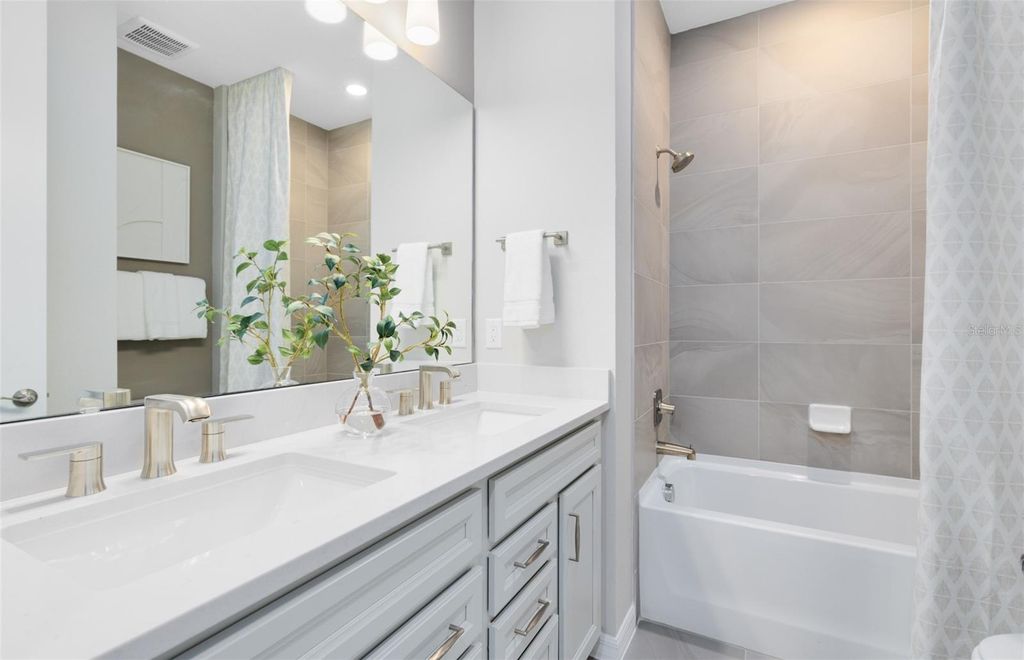 Image 33 of property listing at 2562 WINTER SKY STREET, Kissimmee, FL 34744