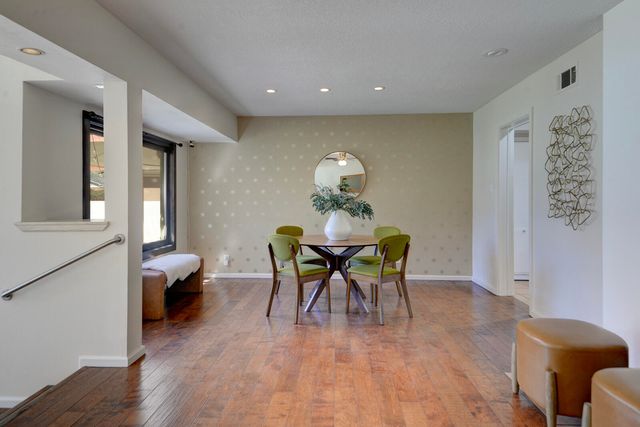 1724 Chacoma Place SW, Albuquerque, NM 87104