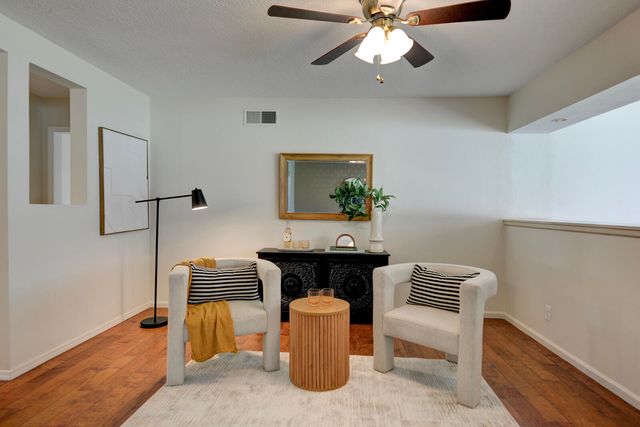 1724 Chacoma Place SW, Albuquerque, NM 87104