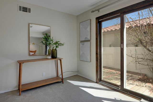 1724 Chacoma Place SW, Albuquerque, NM 87104