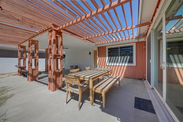 1724 Chacoma Place SW, Albuquerque, NM 87104