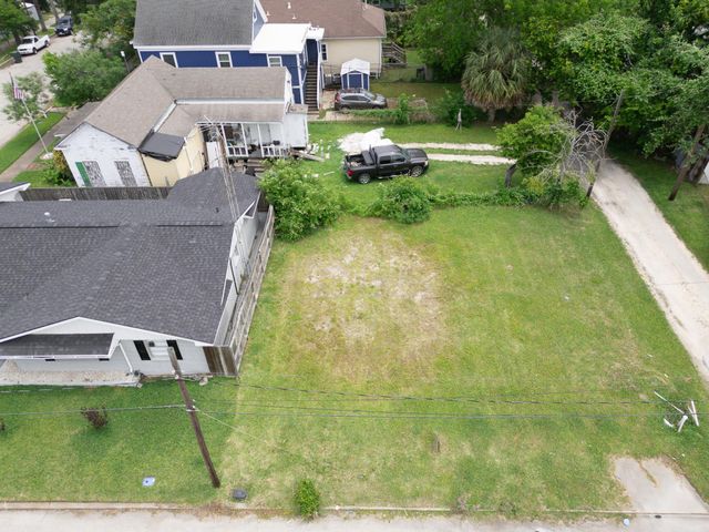 1510 40th Street, Galveston, TX 77550