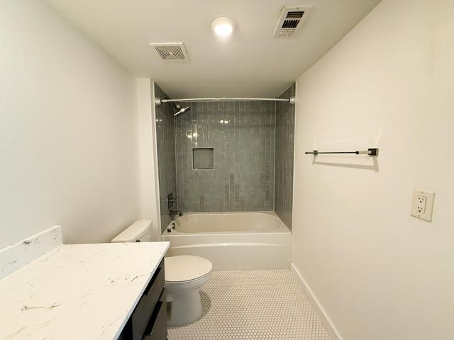 4526 Munger Avenue 201, Dallas, TX 75204