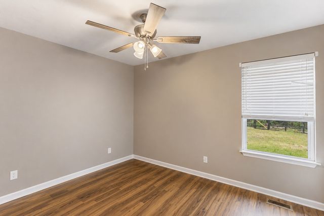 516 Winning Dr, Columbia, TN 38401