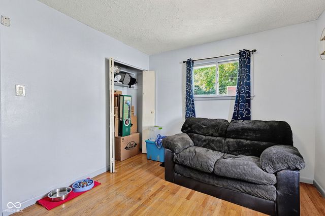 6702 E 18th Street, Indianapolis, IN 46219