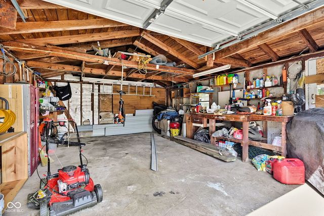 6702 E 18th Street, Indianapolis, IN 46219