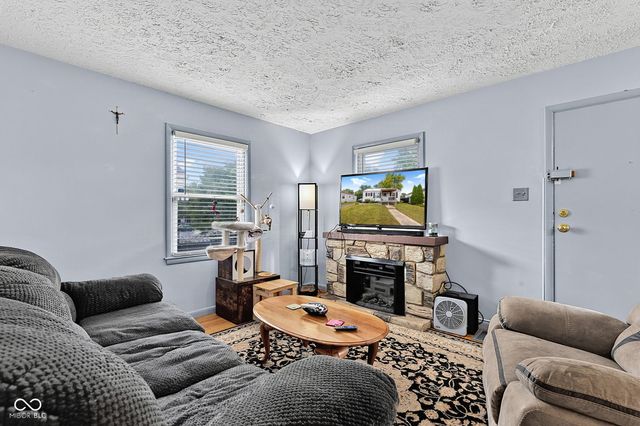 6702 E 18th Street, Indianapolis, IN 46219