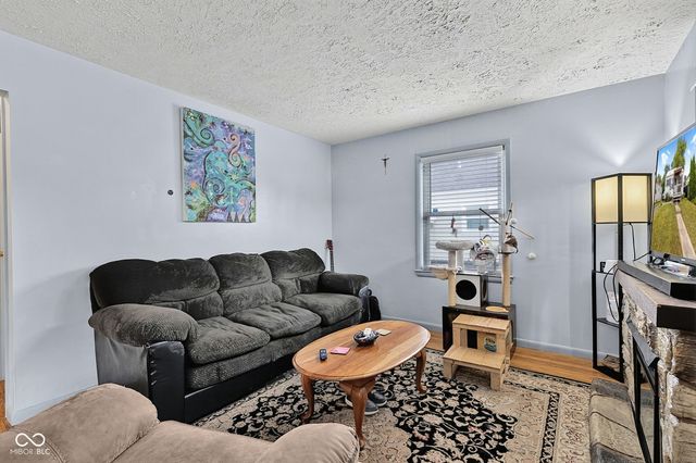 6702 E 18th Street, Indianapolis, IN 46219