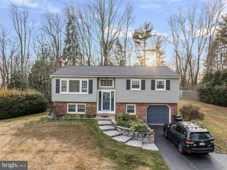 472 WOODWARD DR, Huntingdon Valley, PA 19006