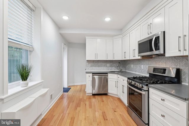 2019 W GIRARD AVE, Philadelphia, PA 19130