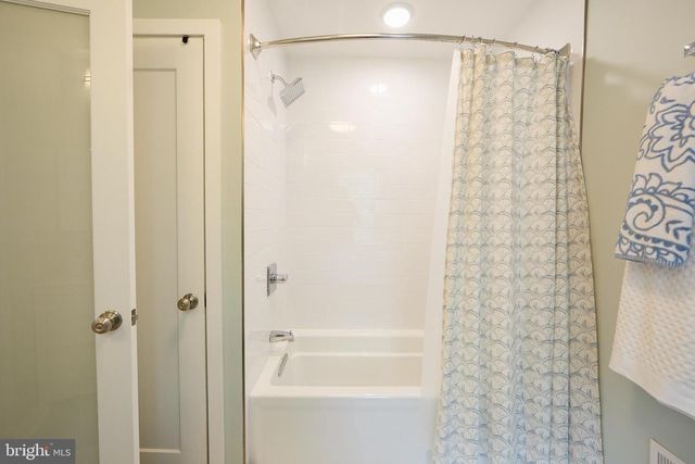 2019 W GIRARD AVE, Philadelphia, PA 19130