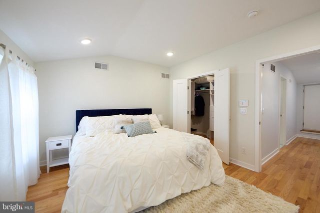 2019 W GIRARD AVE, Philadelphia, PA 19130