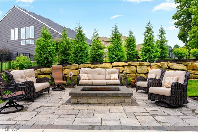 2761 Weeping Pine Drive, Medina, OH 44256