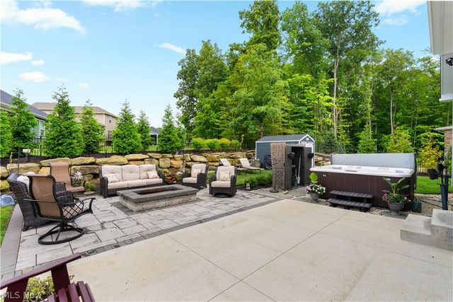 2761 Weeping Pine Drive, Medina, OH 44256
