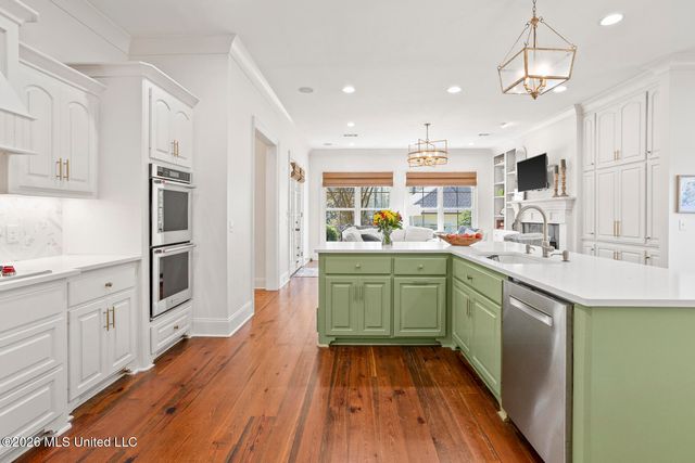 130 Summer Lake Drive, Ridgeland, MS 39157