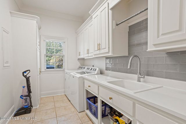 130 Summer Lake Drive, Ridgeland, MS 39157