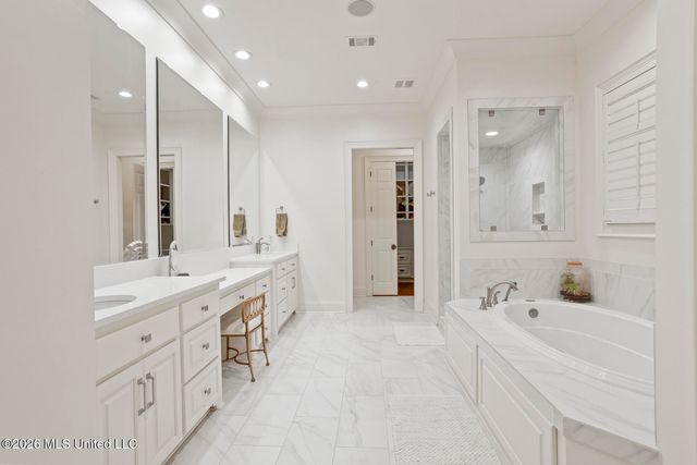 130 Summer Lake Drive, Ridgeland, MS 39157