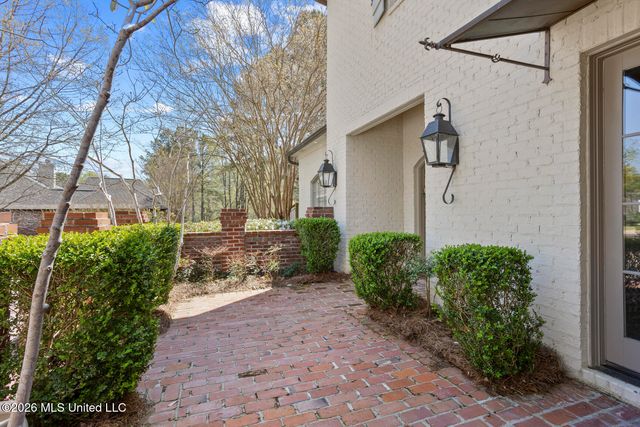 130 Summer Lake Drive, Ridgeland, MS 39157