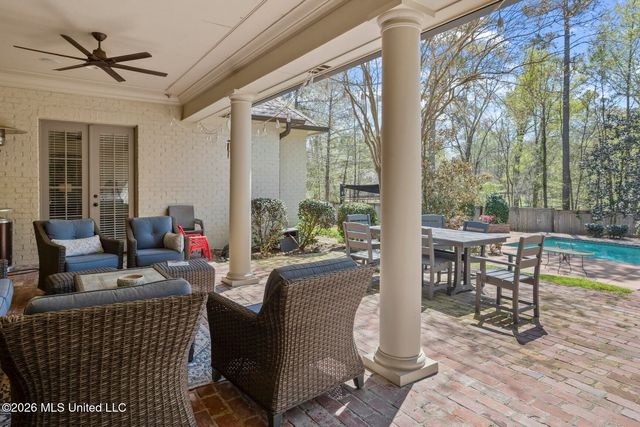 130 Summer Lake Drive, Ridgeland, MS 39157