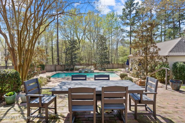 130 Summer Lake Drive, Ridgeland, MS 39157