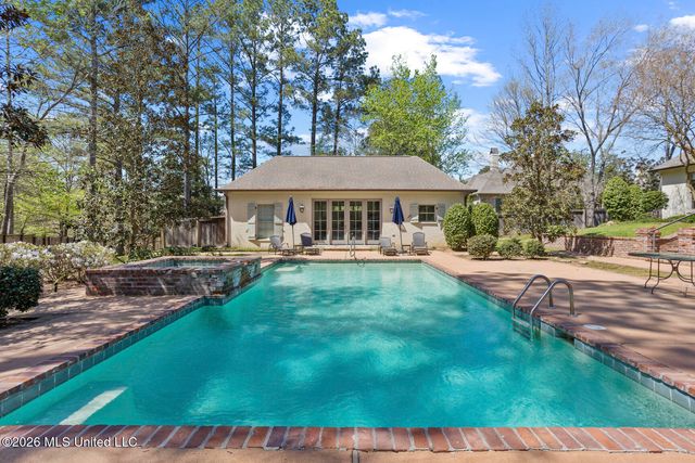 130 Summer Lake Drive, Ridgeland, MS 39157