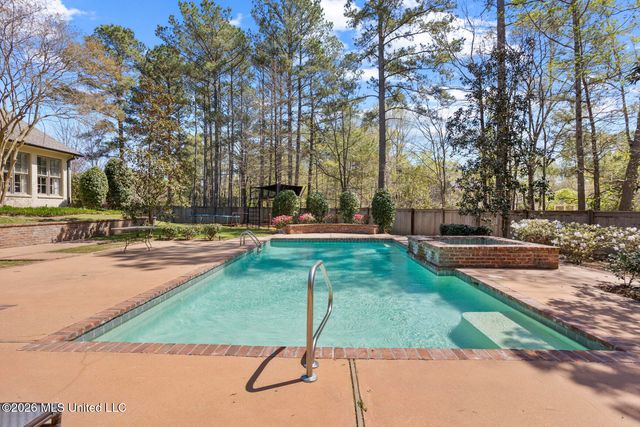 130 Summer Lake Drive, Ridgeland, MS 39157