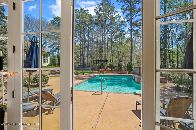 130 Summer Lake Drive, Ridgeland, MS 39157