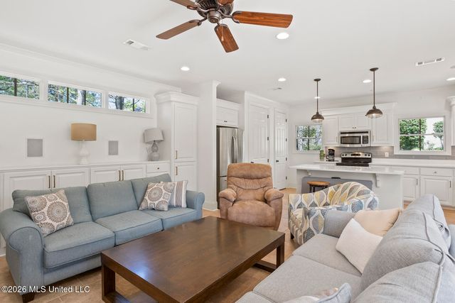 130 Summer Lake Drive, Ridgeland, MS 39157