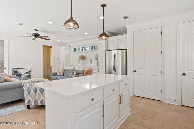 130 Summer Lake Drive, Ridgeland, MS 39157