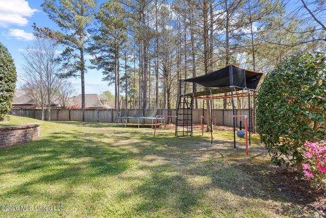 130 Summer Lake Drive, Ridgeland, MS 39157