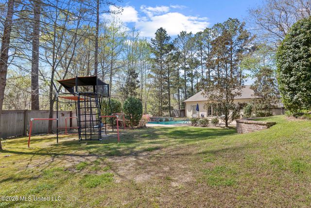 130 Summer Lake Drive, Ridgeland, MS 39157