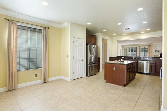 2349 Belle Glade Ln, Manteca, CA 95336