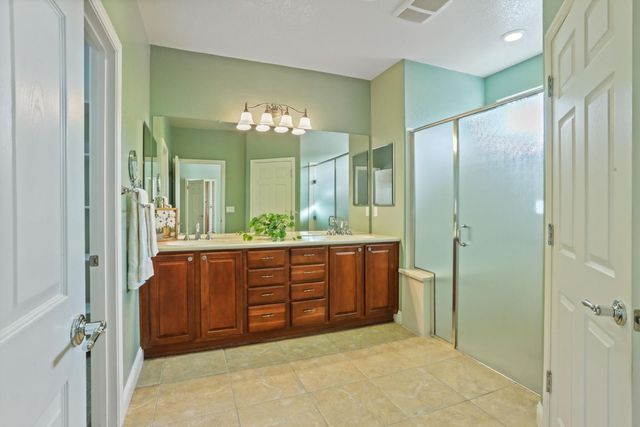 2349 Belle Glade Ln, Manteca, CA 95336