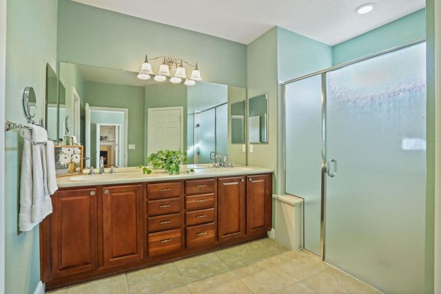 2349 Belle Glade Ln, Manteca, CA 95336