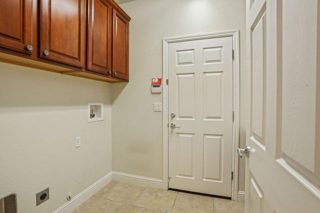 2349 Belle Glade Ln, Manteca, CA 95336