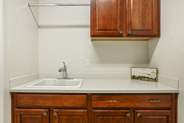 2349 Belle Glade Ln, Manteca, CA 95336