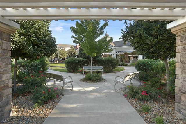 2349 Belle Glade Ln, Manteca, CA 95336