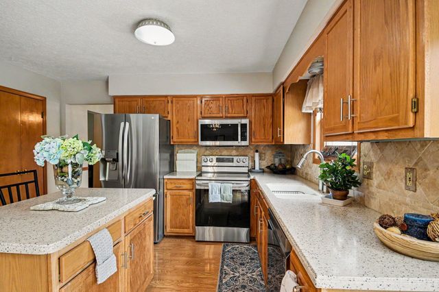 98 Gayle Drive, Pickerington, OH 43147