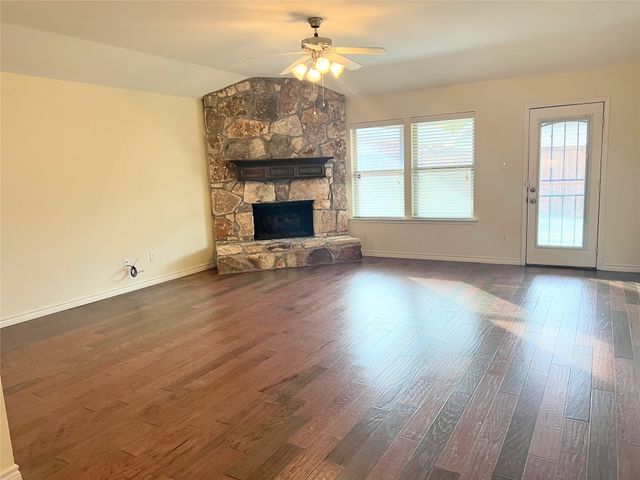 1616 Bluebird Drive, Little Elm, TX 75068