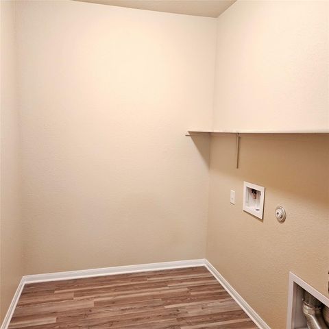 727 Luna Vista DR, Hutto, TX 78634