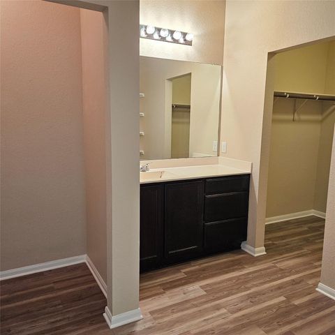 727 Luna Vista DR, Hutto, TX 78634