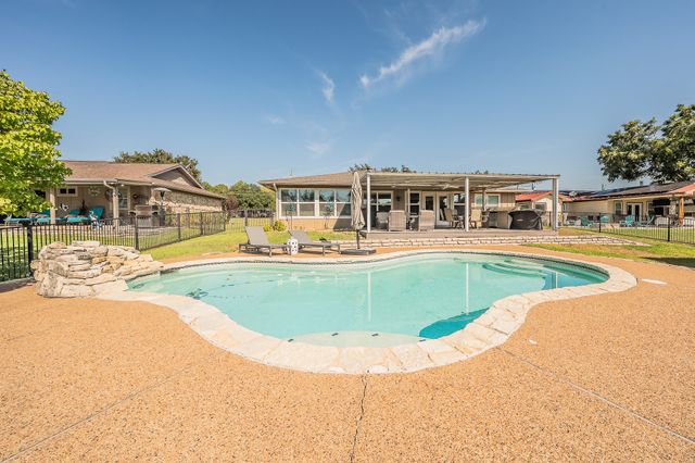3713 Quail Run, Granbury, TX 76049