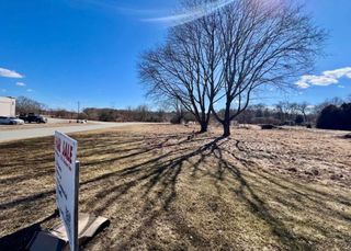 58 Main St, Lakeville, MA 02347
