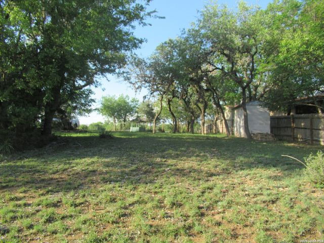 2045 Rio Ranchero, Pipe Creek, TX 78063