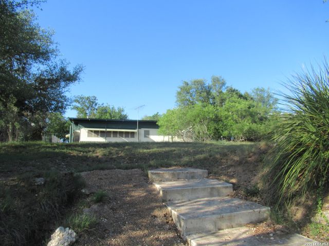 2045 Rio Ranchero, Pipe Creek, TX 78063