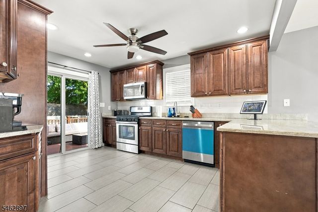 129 S 20Th Ave, Manville Boro, NJ 08835
