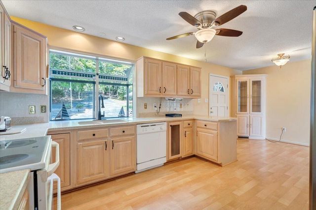 216 Pine Knob CIR, Moneta, VA 24121