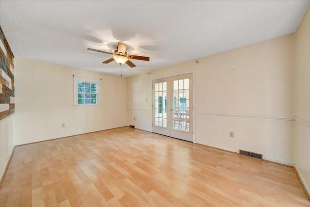 216 Pine Knob CIR, Moneta, VA 24121