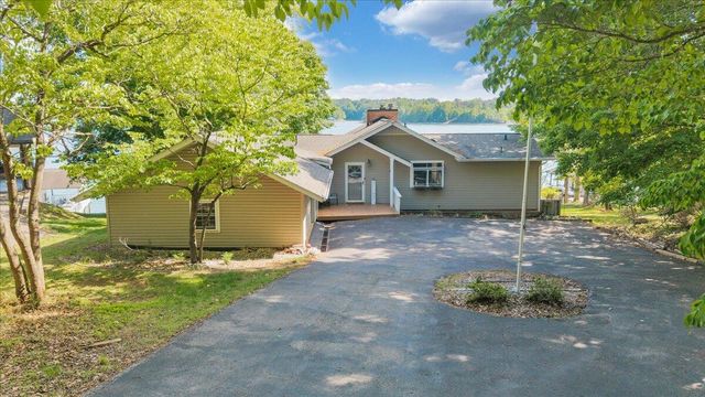 216 Pine Knob CIR, Moneta, VA 24121